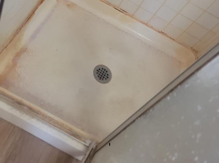 Bathtub Cleaning Before